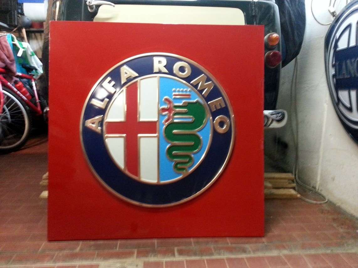 Insegna auto Alfa Romeo bordo rosso